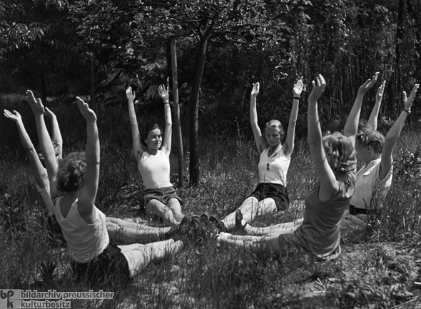 Gymnastics in Garden of the School for Reich Brides and Mothers on Schwanenwerder Island in Berlin (1938)